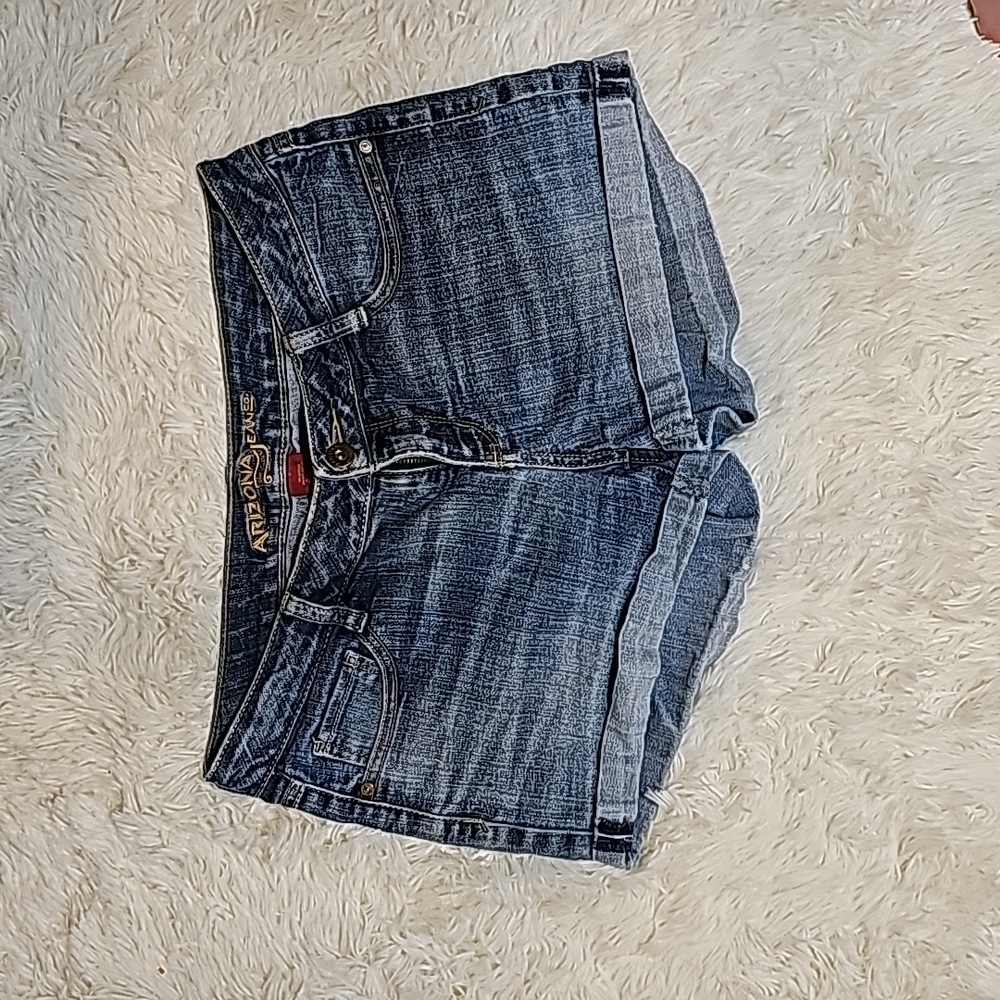 Arizona Mid rise shorts